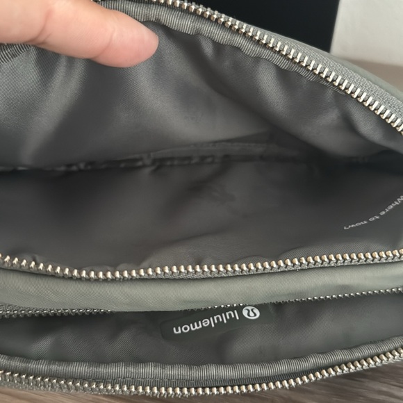 lululemon athletica Crossbody Bag in Olive Green - Picture 6 of 7